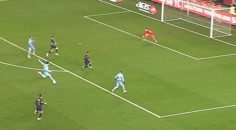 Enis Destan direğe nişanladı