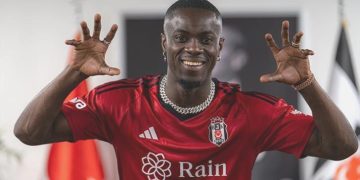 Eric Bailly yeni ekibine imzayı atıyor!