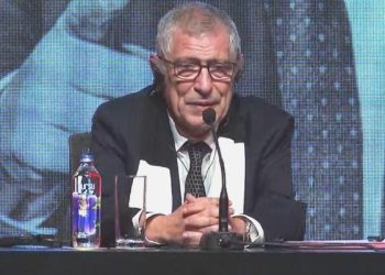 Fernando Santos’tan imza merasiminde transfer açıklaması