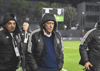 Fernando Santos’tan transfer cevabı: “Yönetimle konuşuyoruz”