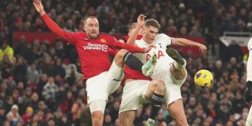 Fevkalade düelloda ManU kaçtı, Tottenham yakaladı!