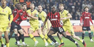 Fransızlar duyurdu! Fenerbahçe’ye birinci teklif yapıldı…