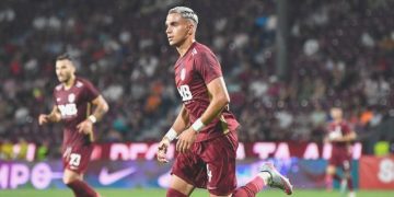 Galatasaray’da sağ beke sürpriz aday!