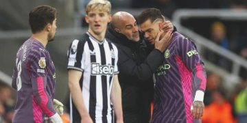 Guardiola şokta! Yıldız futbolcusu sakatlandı, maça devam edemedi…