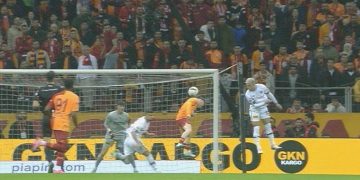 Kerem’in baş vuruşu az farkla dışarda