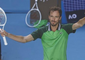Medvedev, Avustralya Açık’ta çeyrek finalde!