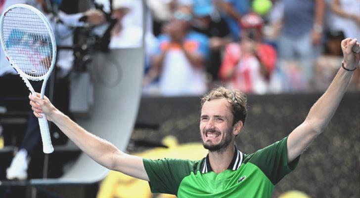 Medvedev kazanadı, Avustralya Açık’ta yarı finale yükseldi!