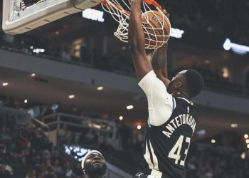 Milwaukee Bucks, alanında Boston Celtics’i farklı yendi