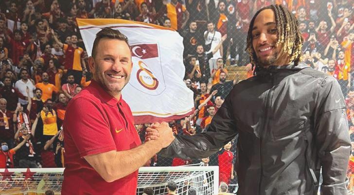 Okan Buruk’tan Sacha Boey paylaşımı