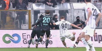 Semih’in dayanılmaz şutu direkte patladı