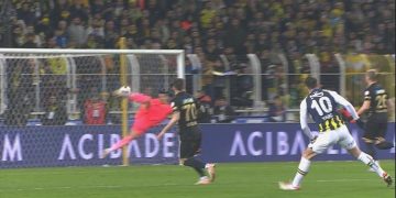 Tadic’in dayanılmaz şutuna Bahadır engeli!