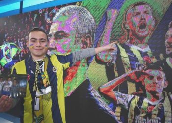 Depremzedelere yardım gönderen 13 yaşındaki Benjamin’in hayali gerçek oldu