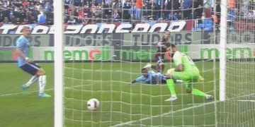 Enis Bardhi’nin şutu direğe takıldı