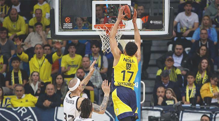 Fenerbahçe Beko, Fransız forveti ile uzattı