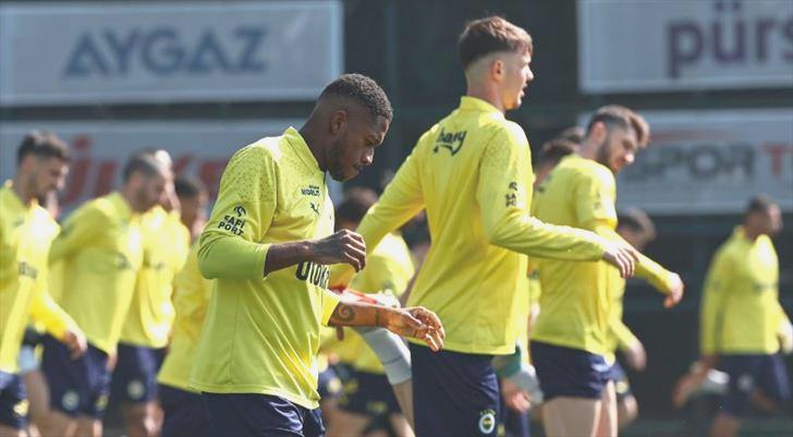 Fenerbahçe pas ve taktik çalıştı