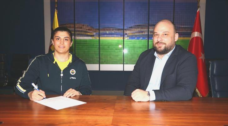 Fenerbahçe’den Busenaz Sürmeneli açıklaması!