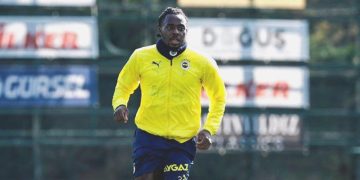 Fenerbahçe’nin bir yıldız futbolcusu daha geri döndü!