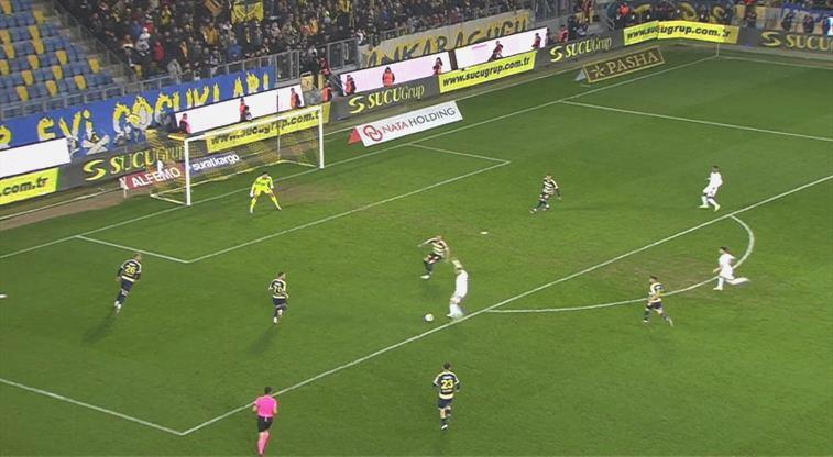 Icardi’nin şutuna Bahadır’dan geçit yok!