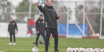 “Kadromuza kaliteli oyuncular almak istiyoruz fakat…”