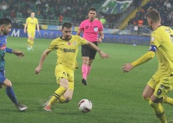 Mert Hakan, ligde 24 hafta sonra birinci 11’de