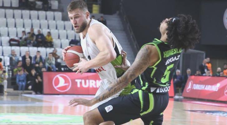 Nefes kesen maçta Manisa BB, TOFAŞ’ı devirdi