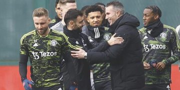 Robin van Persie Manchester’a geri döndü