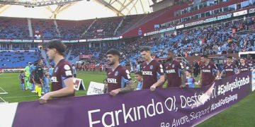 Trabzonsporlu futbolculardan manalı hareket