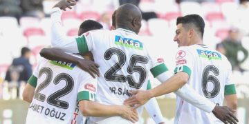 Tümosan Konyaspor 109. dakikada bileti kaptı!