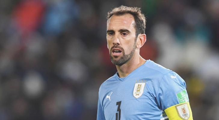 Uruguaylı yıldız futbola geri döndü! Emekli olmuştu…