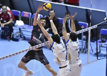 AXA Sigorta Erkekler Kupa Voley’de ilk finalist Arkas Spor