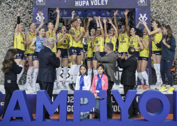 AXA Sigorta Kupa Voley’de şampiyon Fenerbahçe Opet!