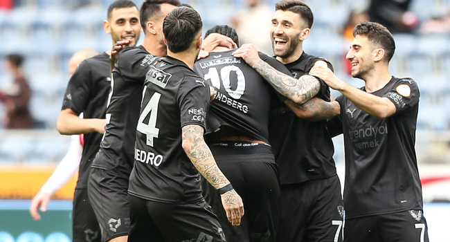 Atakaş Hatayspor evinde Yılport Samsunspor’u 3 golle geçti