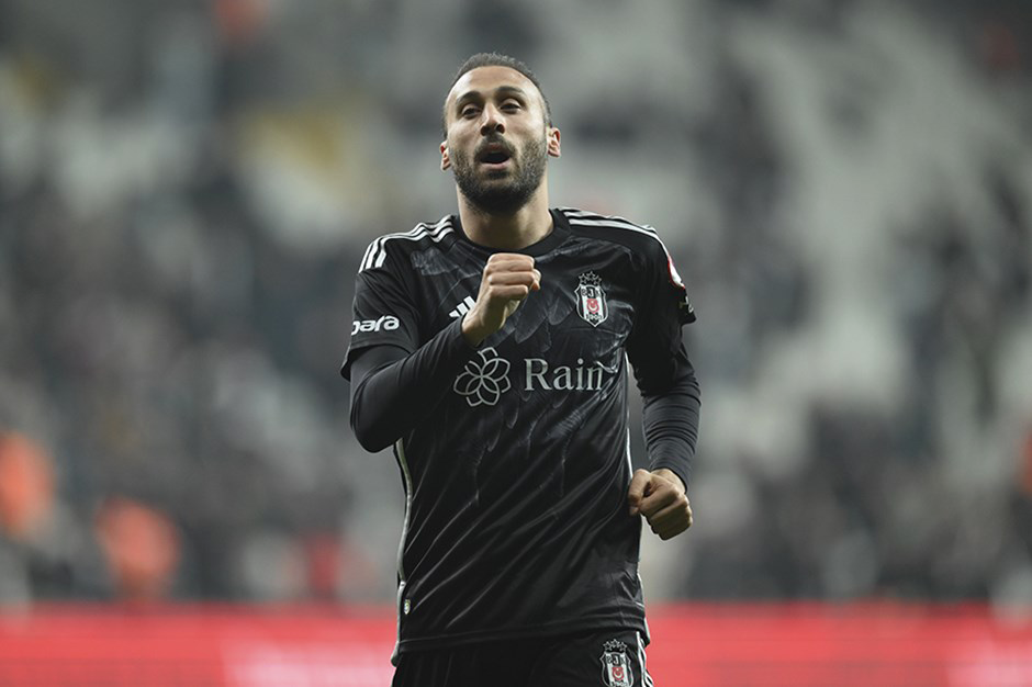 Cenk Tosun Beşiktaş’taki geleceğine karar verdi