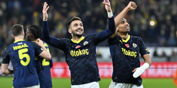 Fenerbahçe, tur için sahaya çıkıyor!