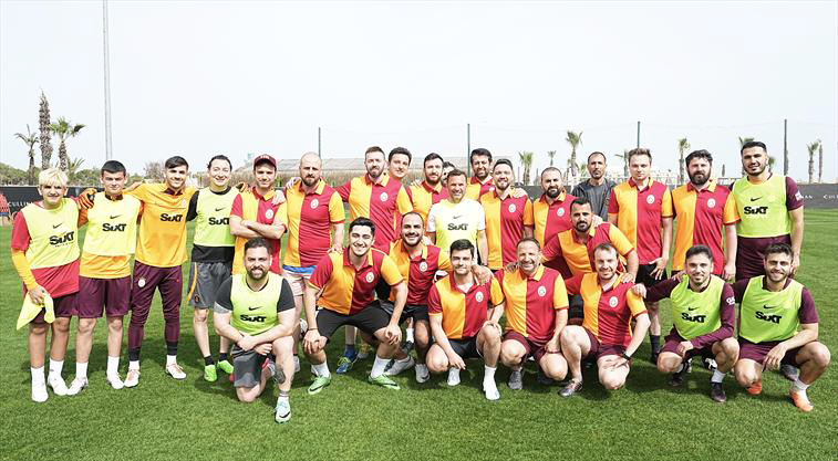 Galatasaray’dan basın mensuplarıyla maç