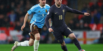 İngiltere beraberliği son dakikada kurtardı