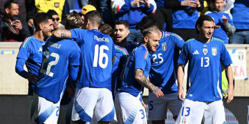 İtalya, Ekvador’u iki golle geçti