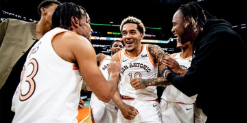 San Antonio Spurs evinde Phoenix Suns’ı yendi! Cedi Osman…