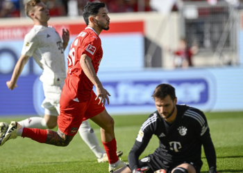 Bayern Münih, 2 farklı öne geçtiği maçta kabusu yaşadı