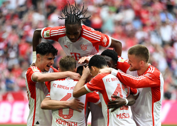 Bayern Münih evinde Köln’ü 2 golle geçti