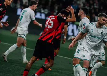 Eintracht Frankfurt ve Werder Bremen puanları paylaştı!