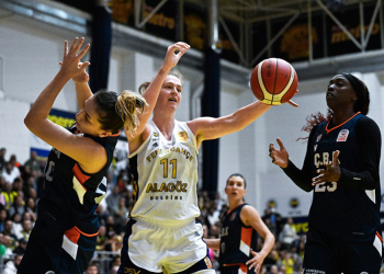 Fenerbahçe Alagöz Holding seriyi 2-0 yaptı