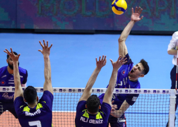 Halkbank seride durumu 2-0 yaptı