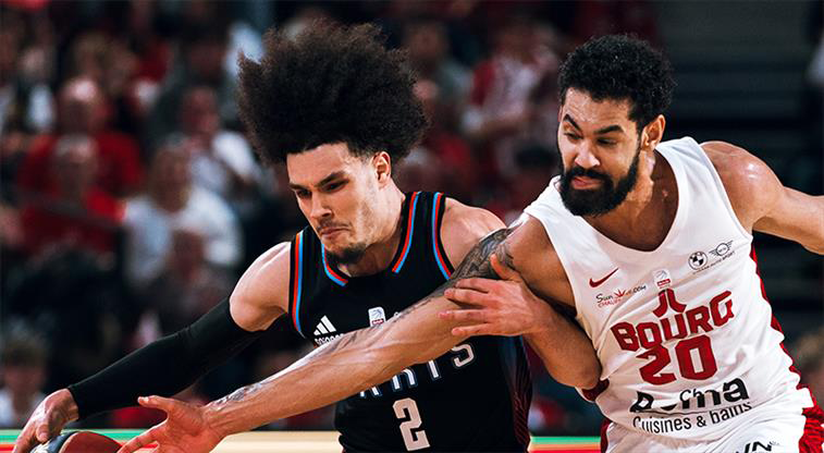 Paris Basketbol şampiyonluk yolunda avantajı kaptı