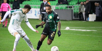 Sakaryaspor, Bitexen Giresunspor deplasmanında 3 puanı 3 golle aldı