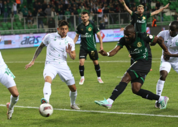 Sakaryaspor evinde kazandı