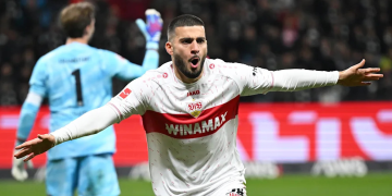 Stuttgart evinde 3 golle kazandı