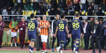 Fenerbahçe, Süper Kupa finalinde sahadan çekildi