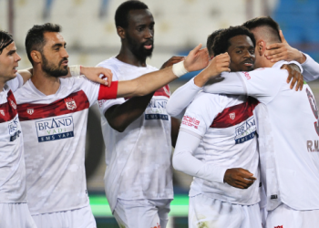 Trabzon’da kazanan EMS Yapı Sivasspor
