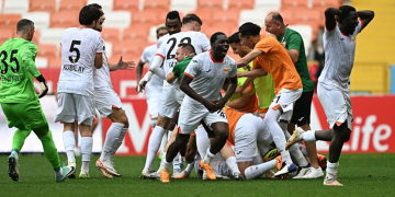 Adanaspor 1. Lig’de kaldı!.